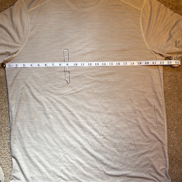 Men’s DSG athletic crew T shirt, NWT, dry wave fabric, cream color, size large - Picture 4 of 6